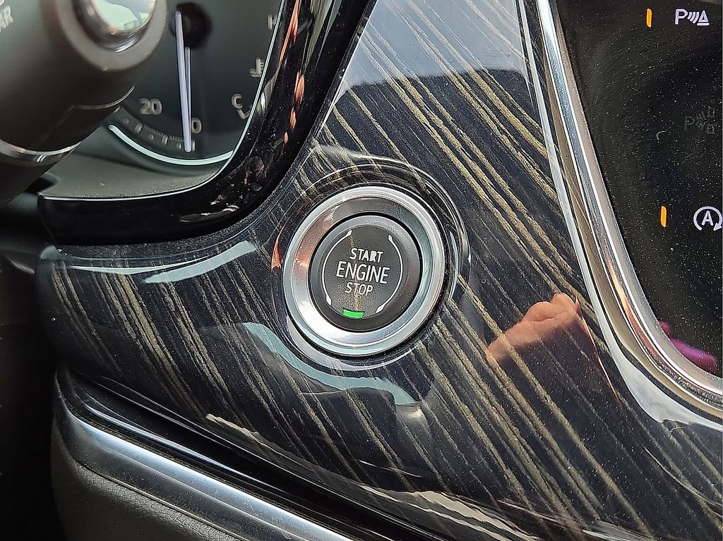 Used 2023 Cadillac XT6 Premium Luxury FWD image 32