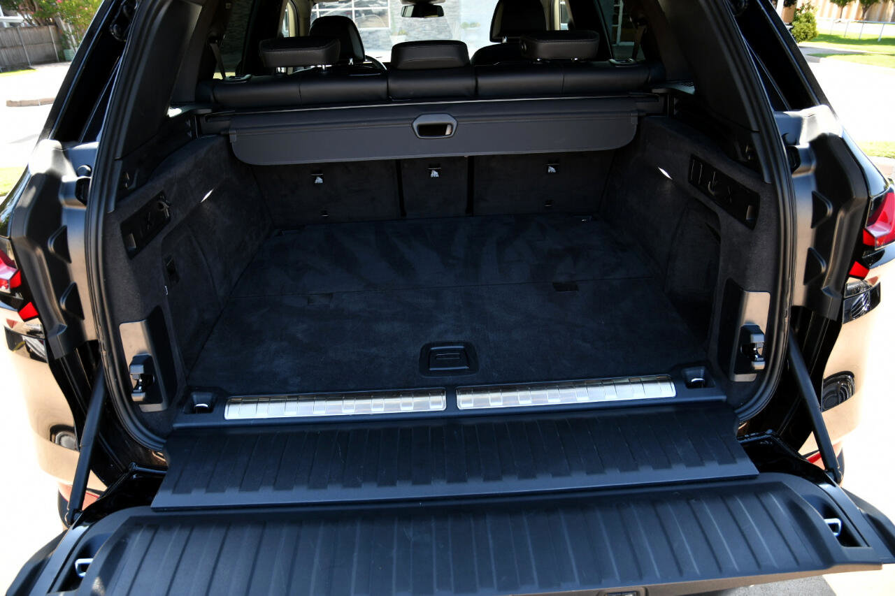 Used 2025 BMW X5 xDrive50e image 7