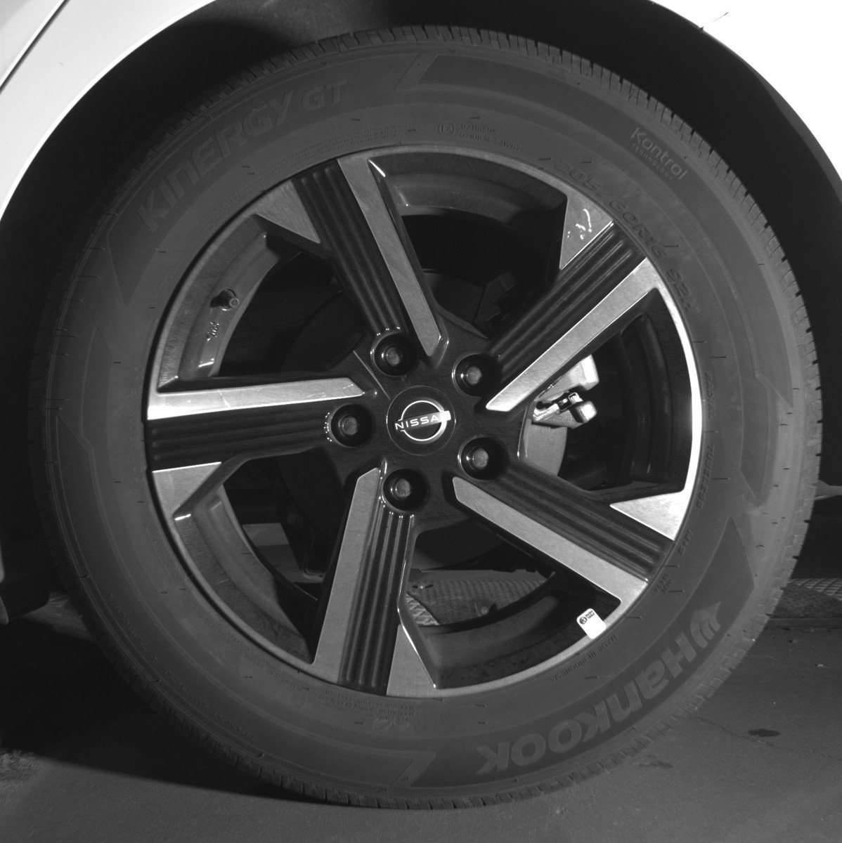 Used 2025 Nissan Sentra SV FWD image 13
