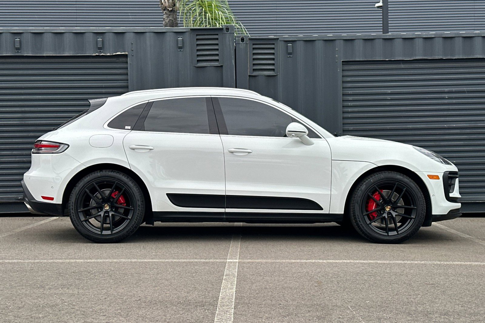 Used 2023 Porsche Macan S image 9