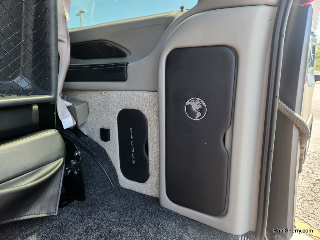 Used 2023 GMC Savana 2500 image 26