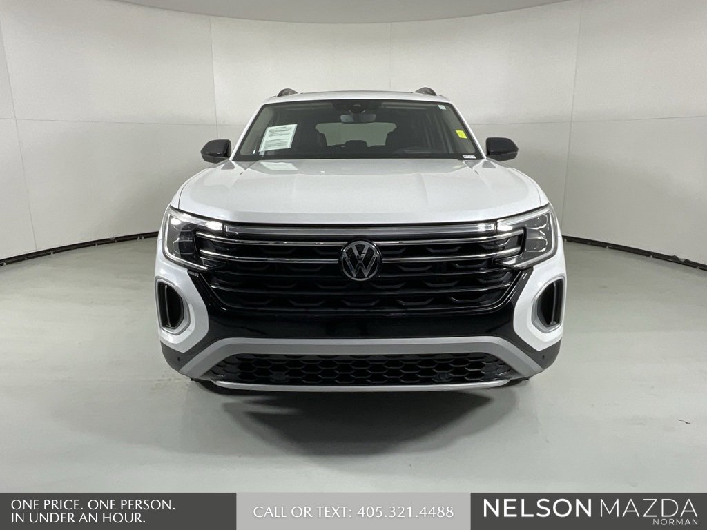 Used 2024 Volkswagen Atlas Peak Edition SEL image 2