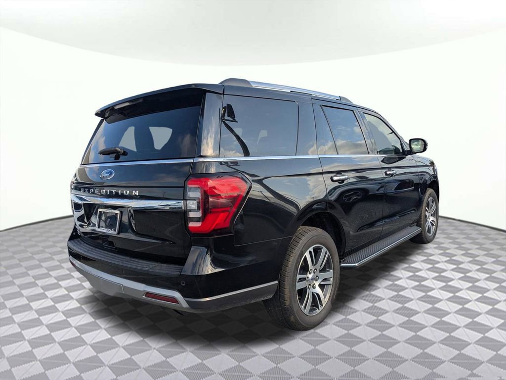 Used 2023 Ford Expedition Limited AWD/4WD image 3