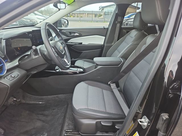 Used 2025 Chevrolet Trax LT w/ Driver Confidence Package image 10