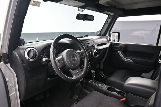 Used 2012 Jeep Wrangler Sahara AWD/4WD image 11