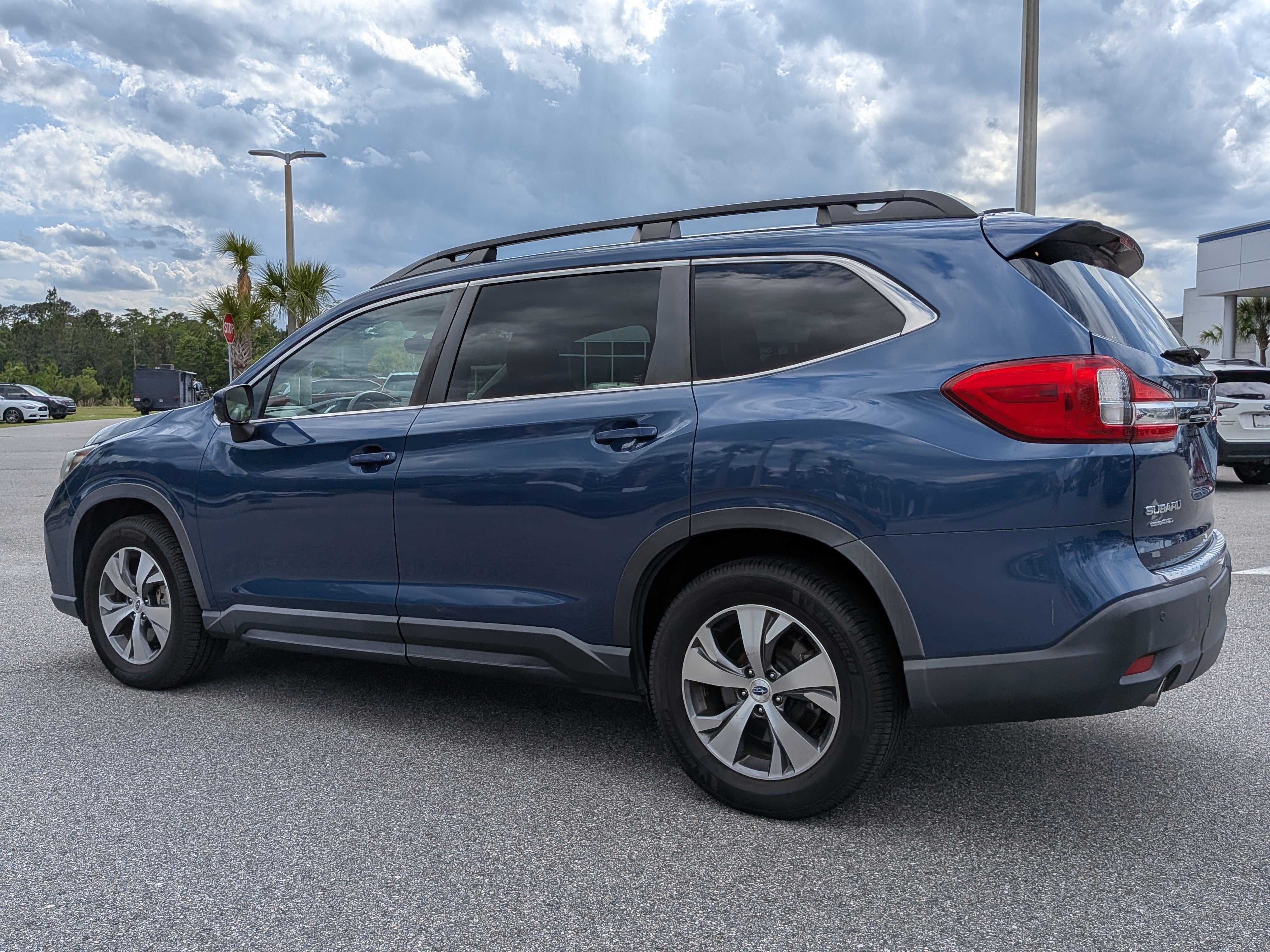 Used 2020 Subaru Ascent Premium w/ Convenience Package AWD/4WD image 6