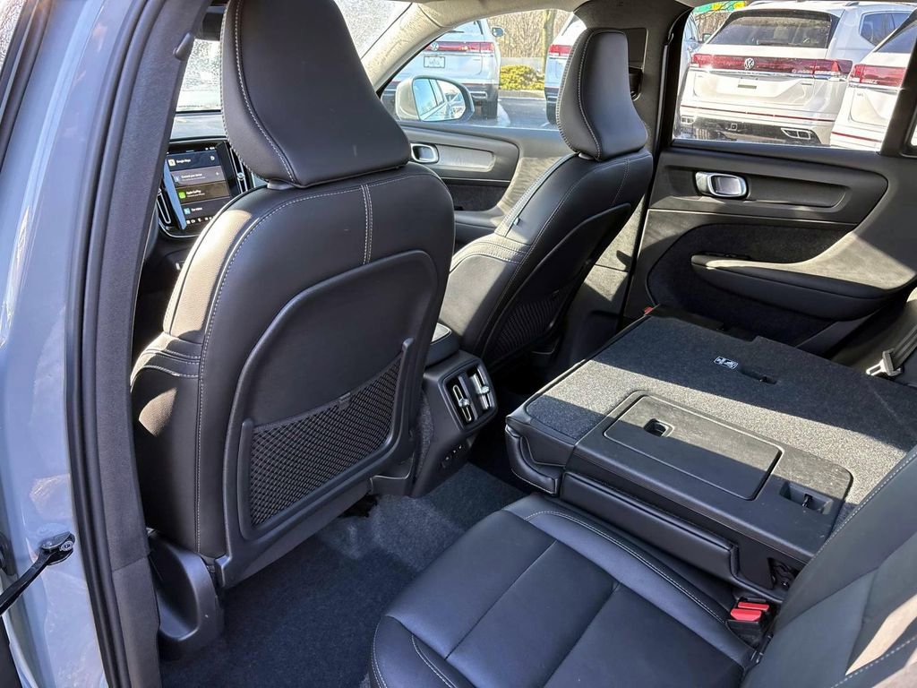 New 2025 Volvo XC40 B5 Plus w/ Protection Package Premier image 27