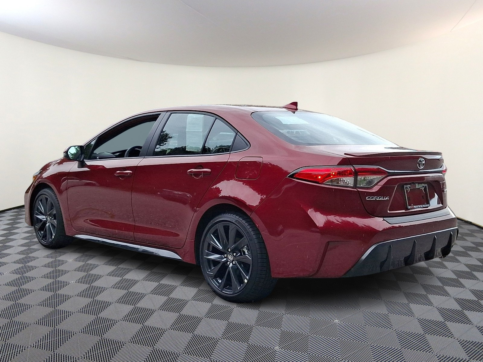Used 2026 Toyota Corolla SE FWD image 4