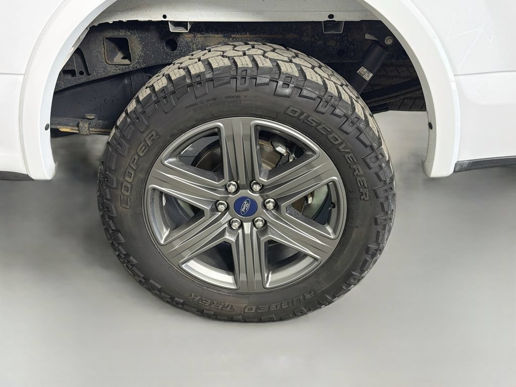 Used 2020 Ford F150 XLT w/ Equipment Group 302A Luxury AWD/4WD image 29
