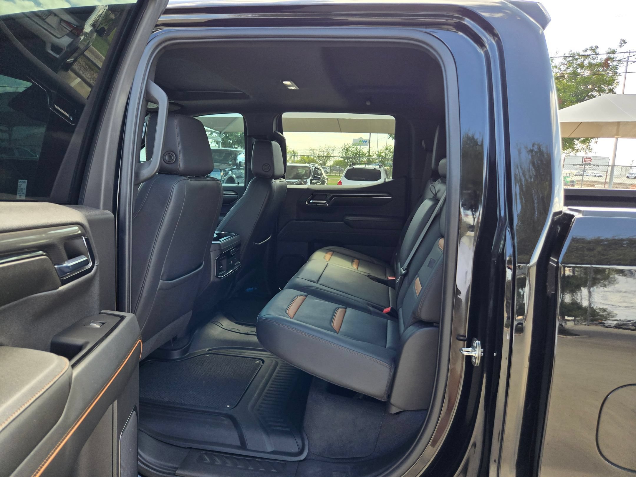 Certified 2024 GMC Sierra 1500 AT4 w/ Technology Package AWD/4WD image 21