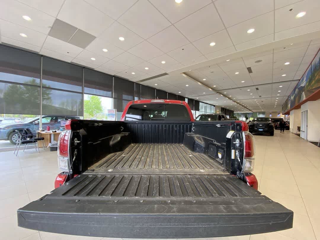 Certified 2021 Toyota Tacoma TRD Off-Road w/ Technology Package AWD/4WD image 25