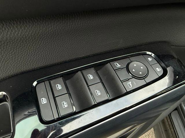 New 2025 Nissan Pathfinder SL FWD image 20