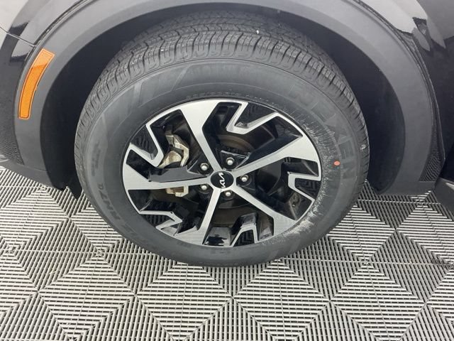 Used 2023 Kia Sportage EX AWD/4WD image 17