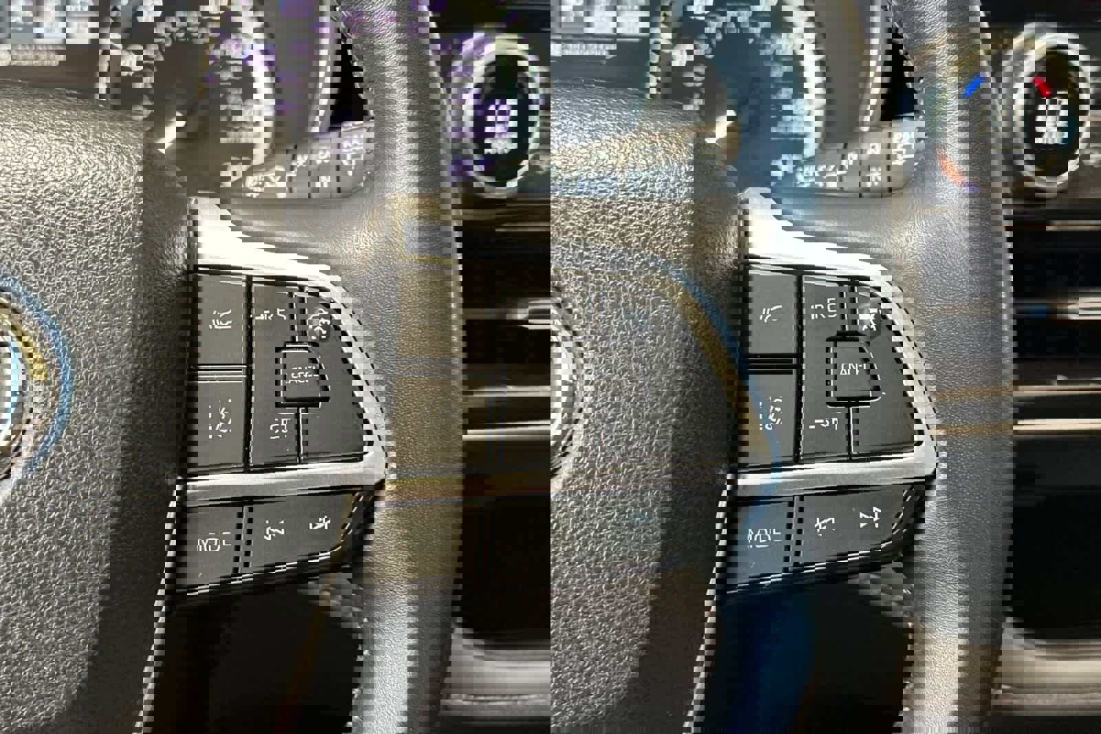 Used 2024 Toyota Highlander XLE image 27