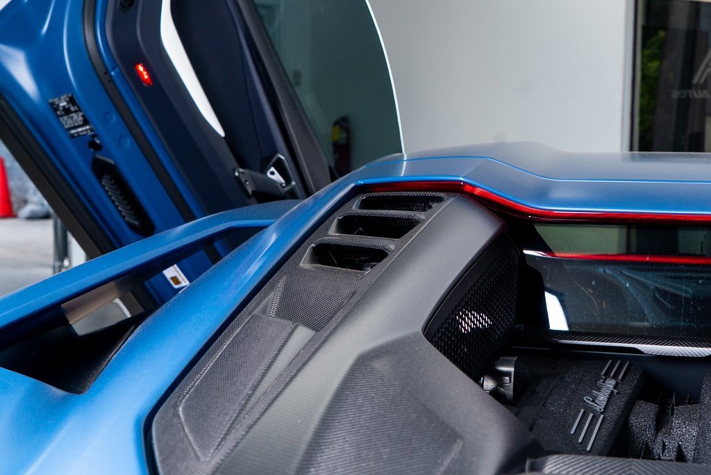 Used 2024 Lamborghini Revuelto image 32