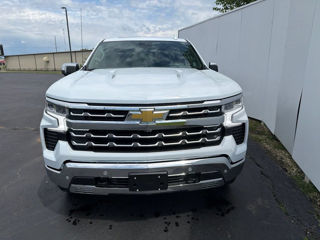 New 2026 Chevrolet Silverado 1500 LTZ w/ LTZ Premium Package AWD/4WD image 12