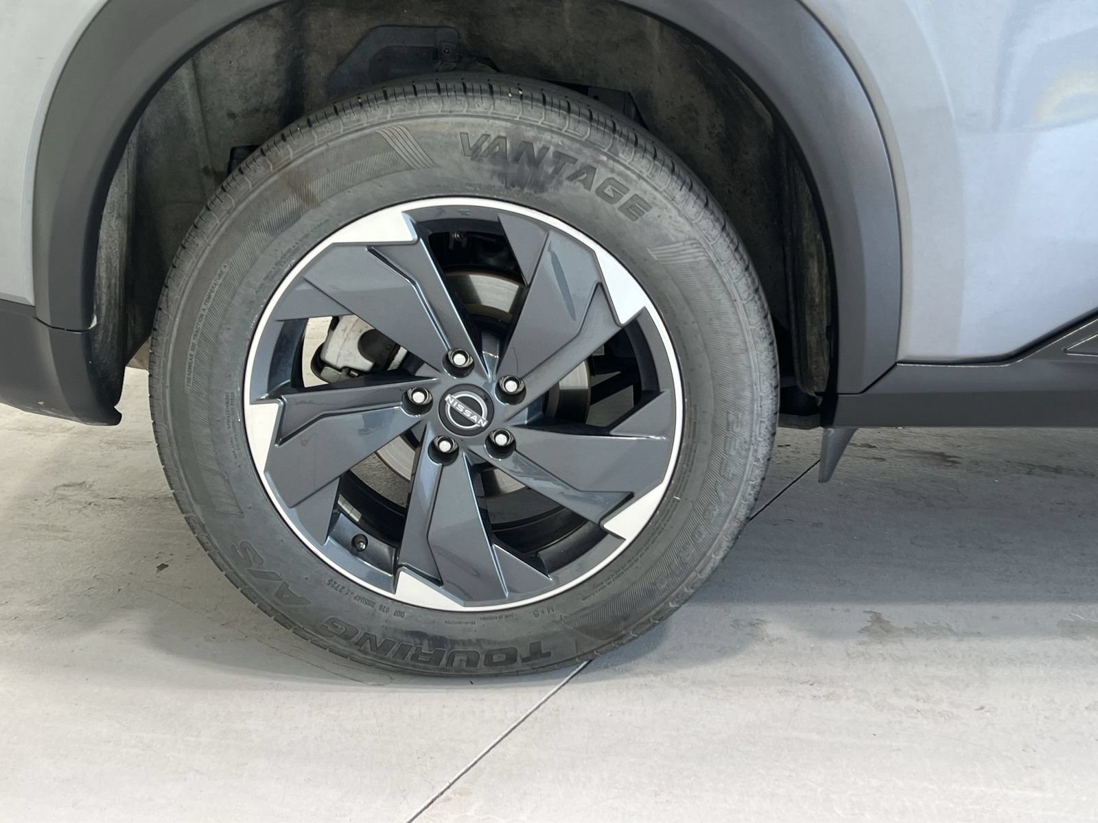 Used 2025 Nissan Rogue SV AWD/4WD image 10