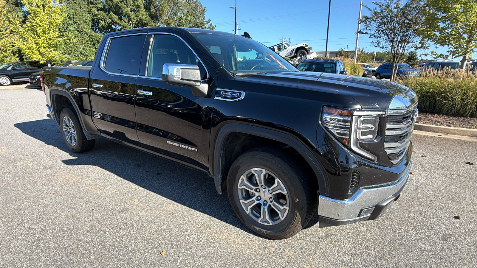 Used 2025 GMC Sierra 1500 SLT AWD/4WD image 5