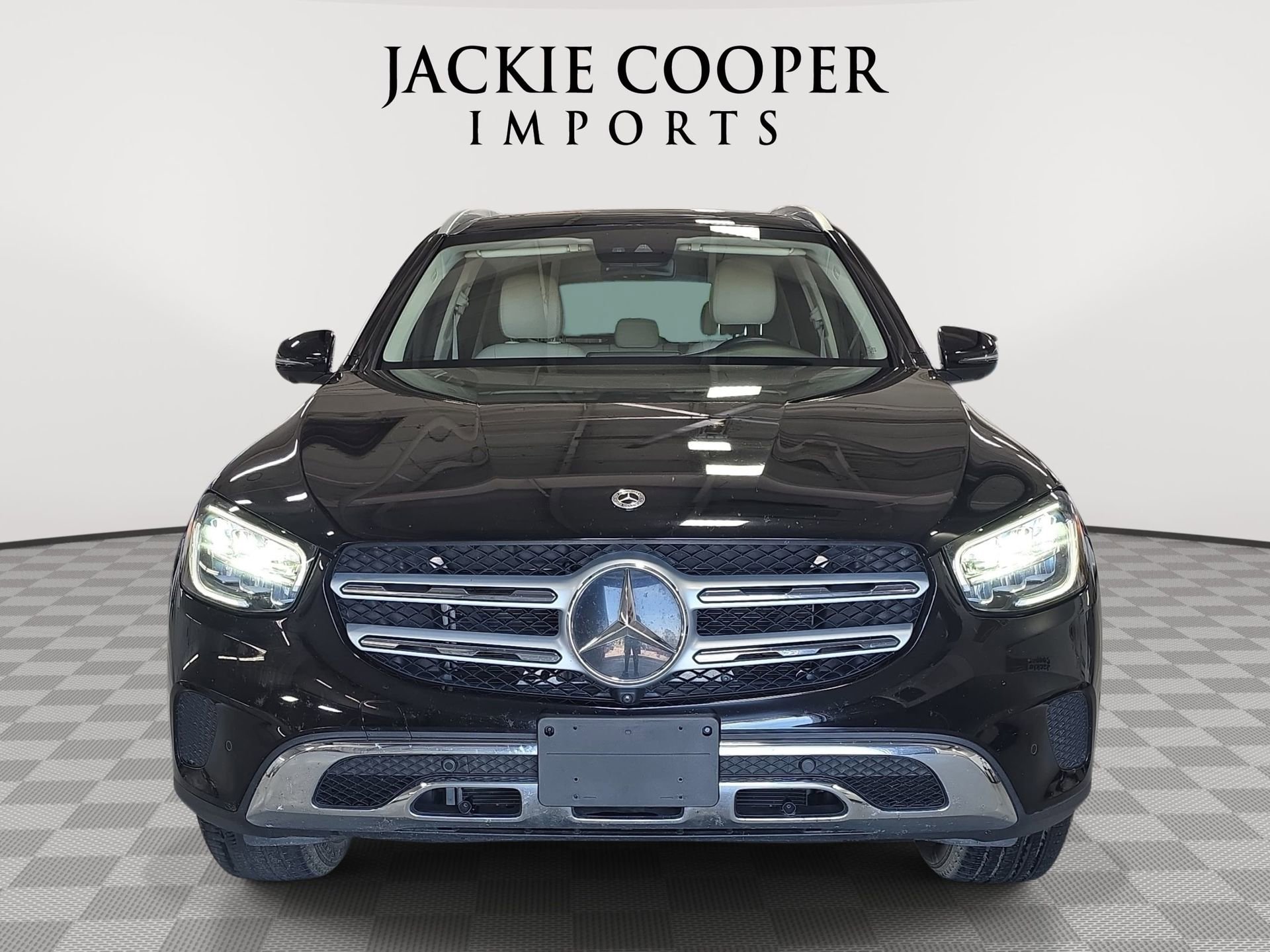 Used 2021 Mercedes-Benz GLC 300 4MATIC image 2