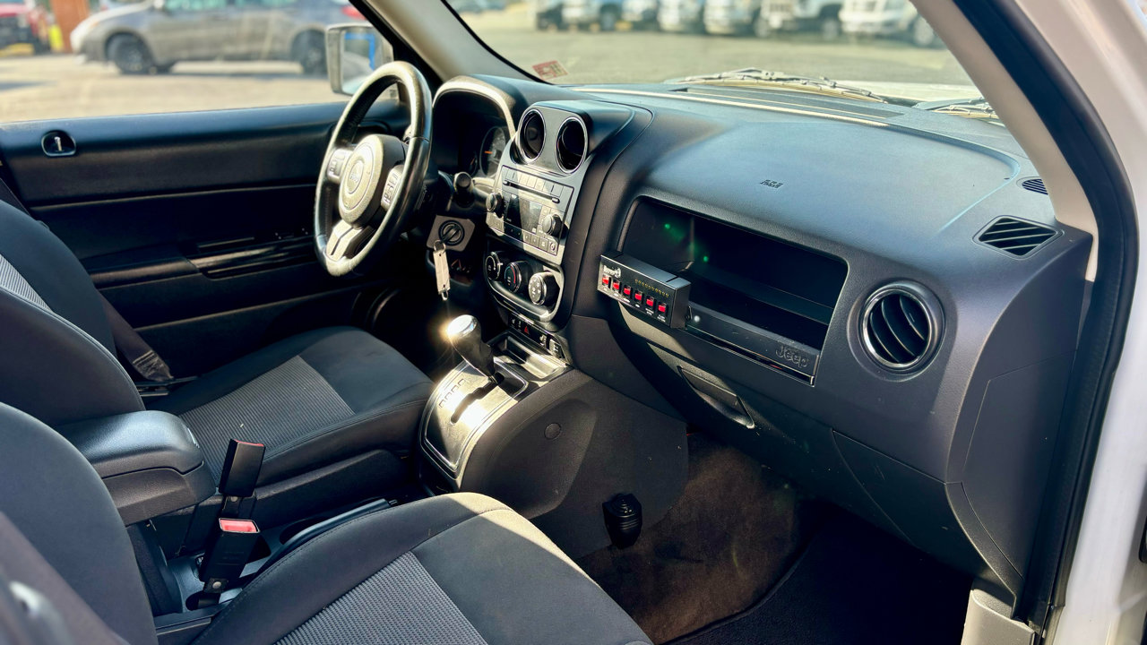 Used 2015 Jeep Patriot Latitude image 12