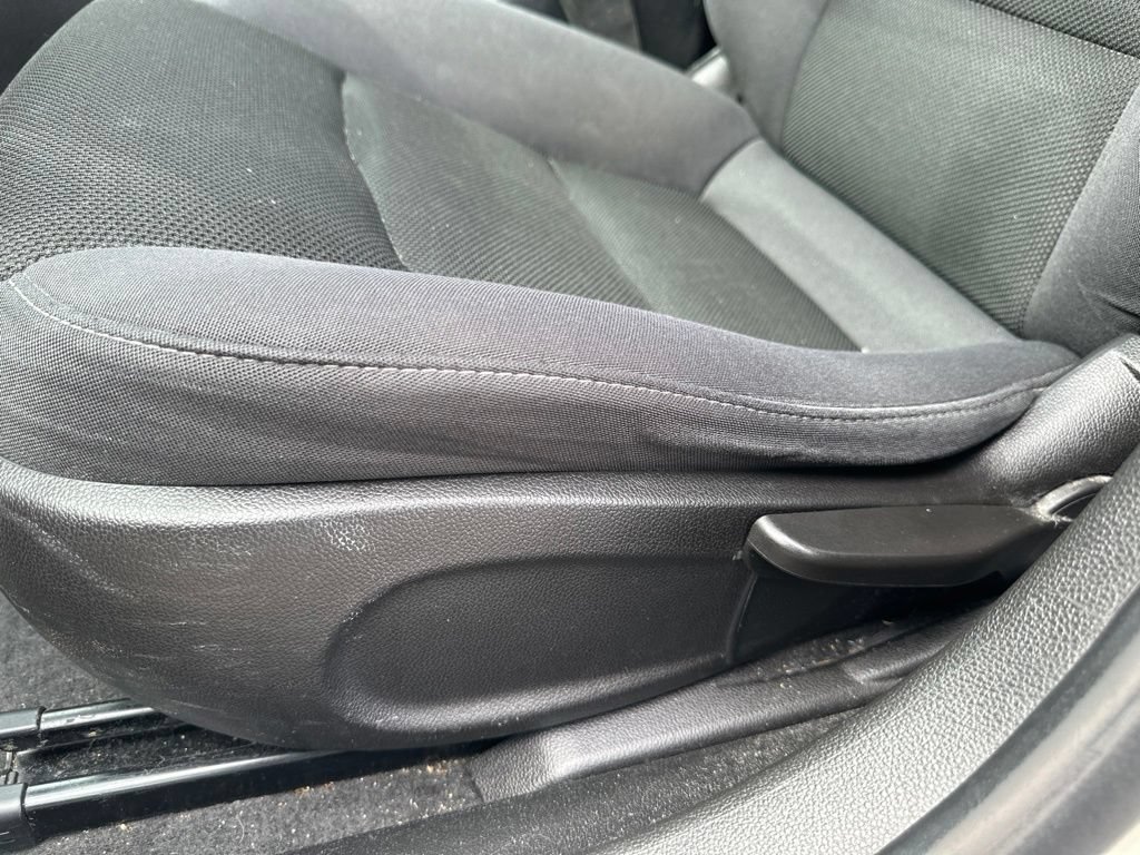 Used 2014 Chevrolet Cruze LT FWD image 17