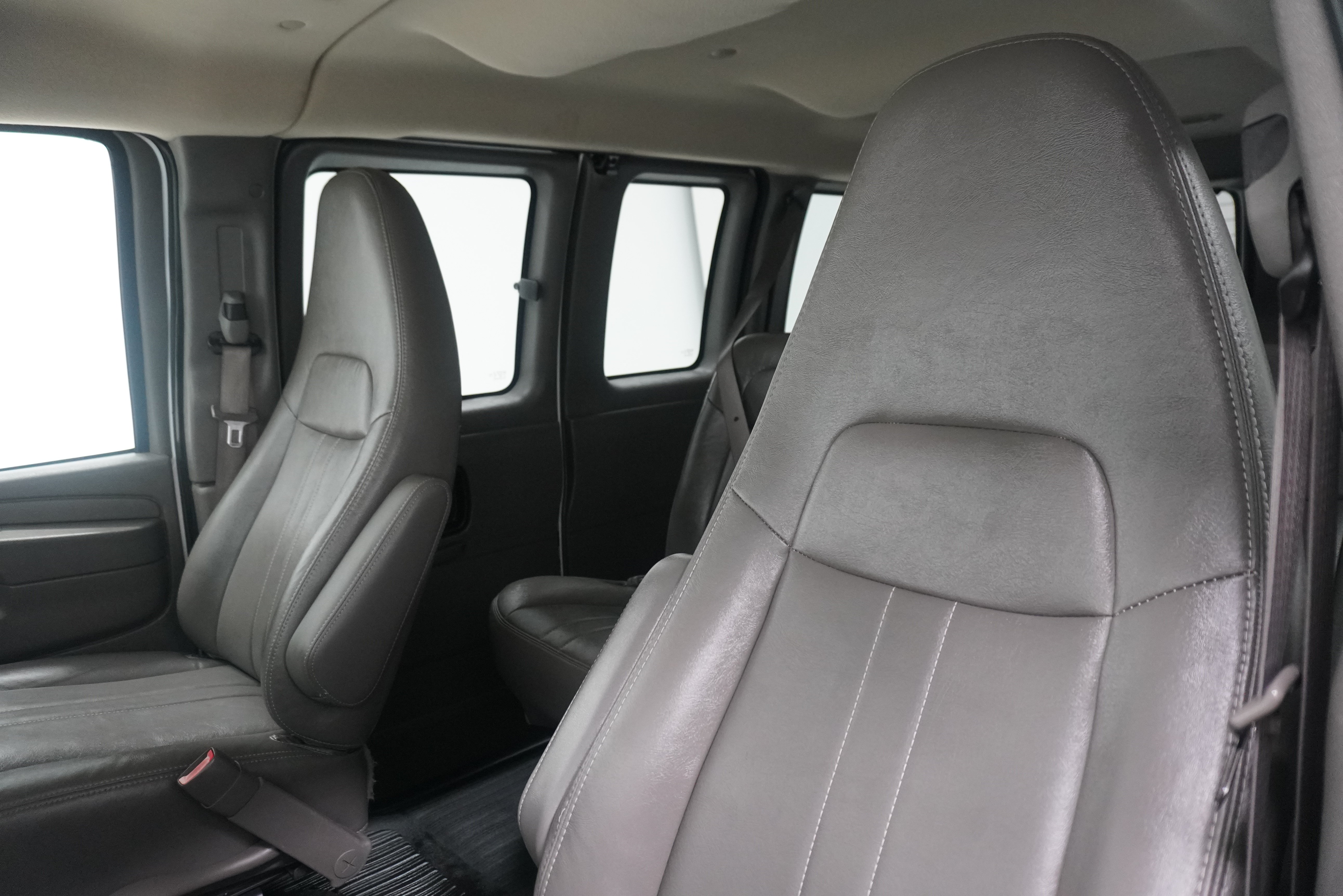 Used 2013 Chevrolet Express 2500 LS w/ Power Package RWD image 9