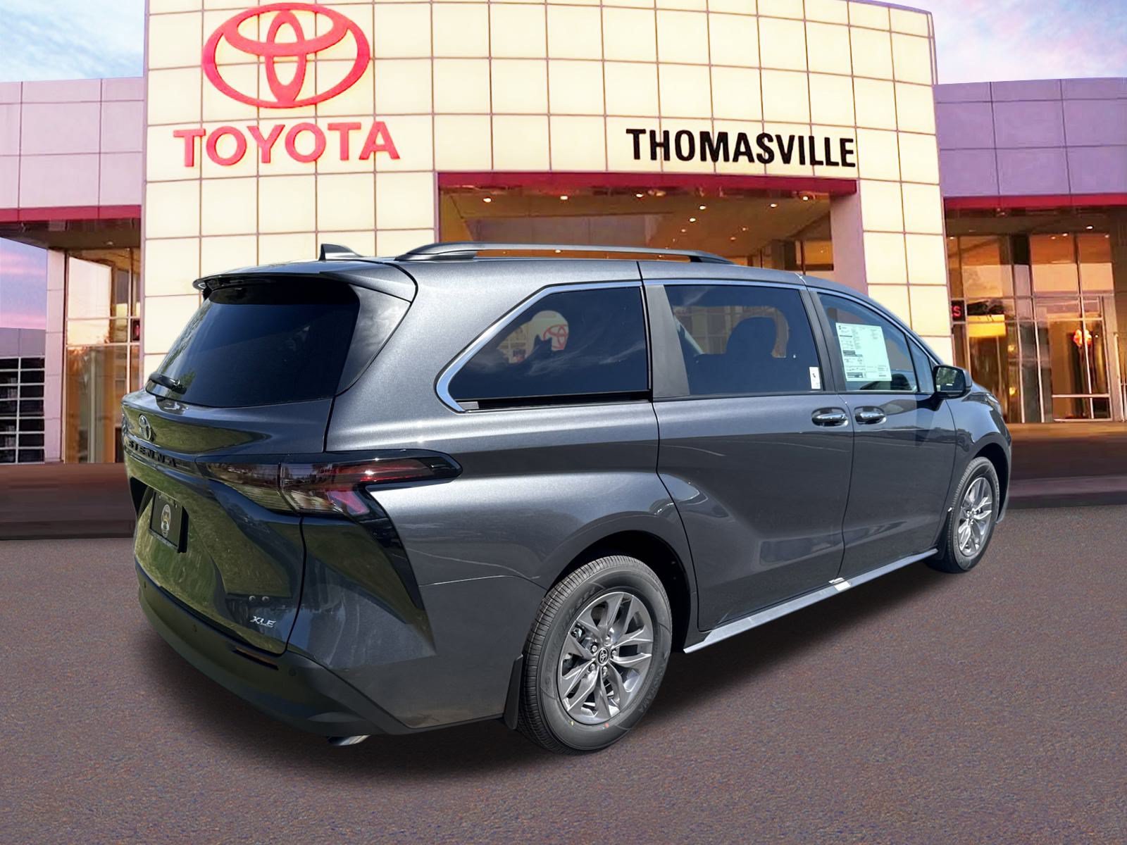 New 2025 Toyota Sienna XLE FWD image 5