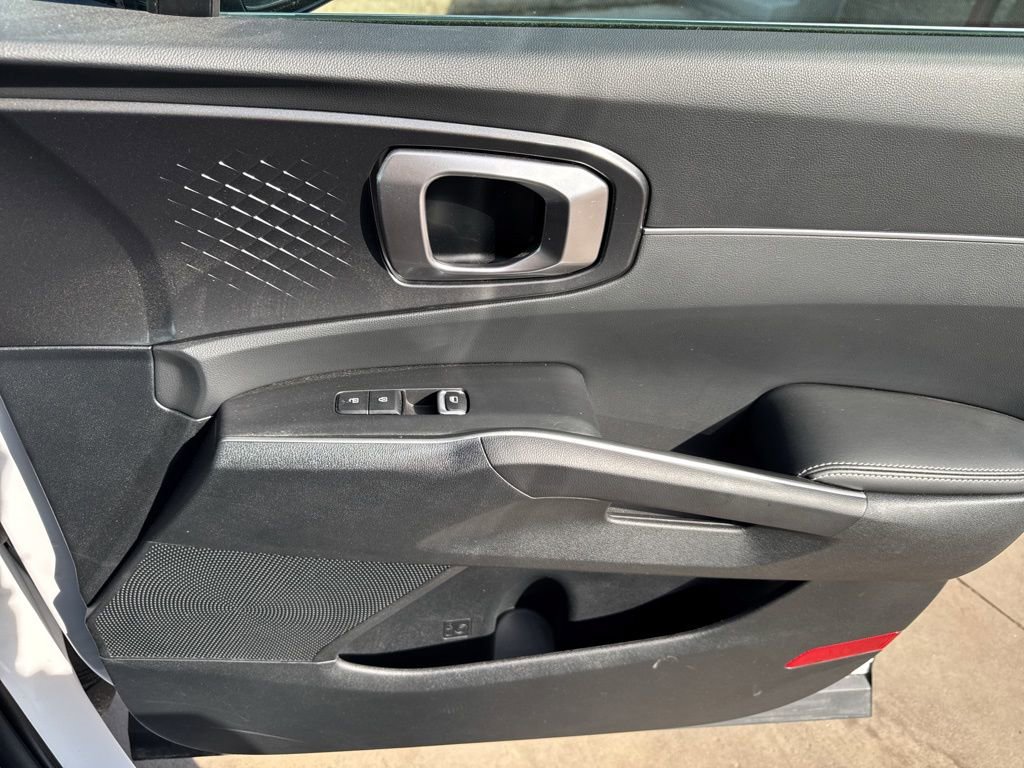Used 2025 Kia Sorento LX FWD image 33
