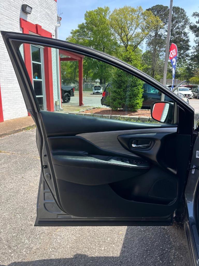 Used 2017 Nissan Murano SV FWD image 46