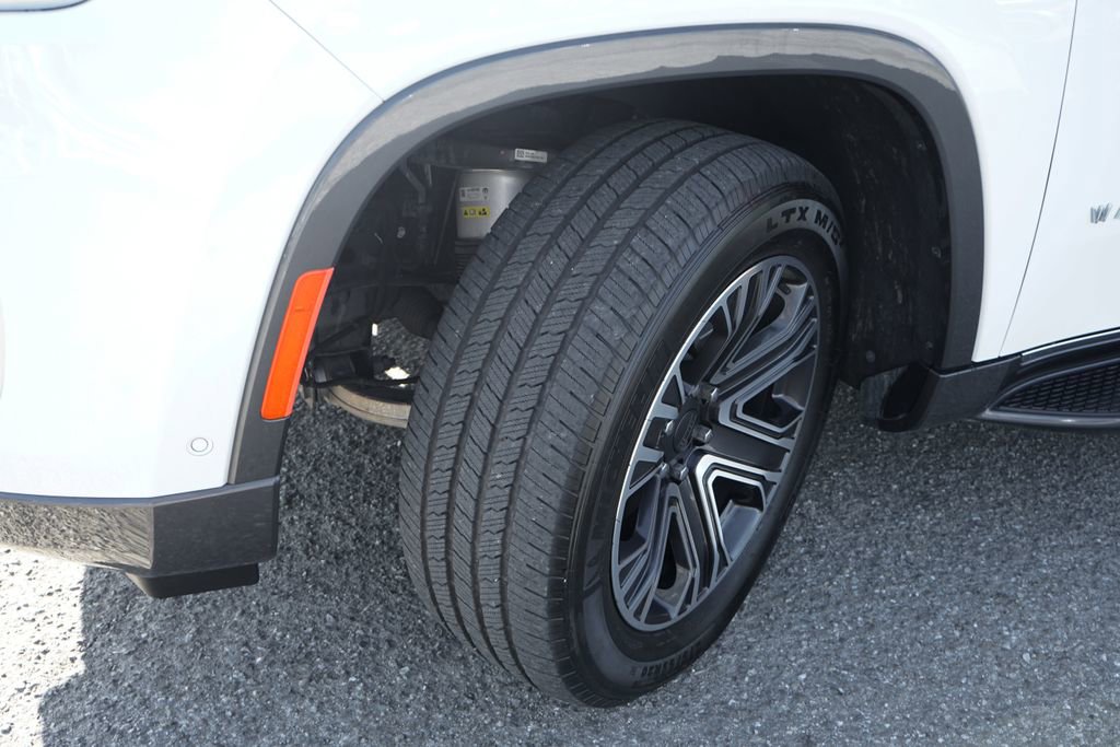 Used 2022 Jeep Wagoneer Series III w/ Rear Seat Video Group 1 image 48