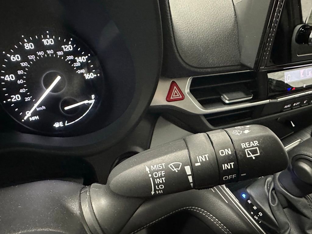 Used 2025 Toyota Sienna LE image 21