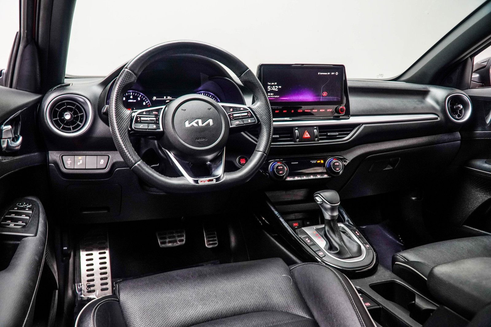 Used 2024 Kia Forte GT-Line w/ GT-Line Premium Package image 5