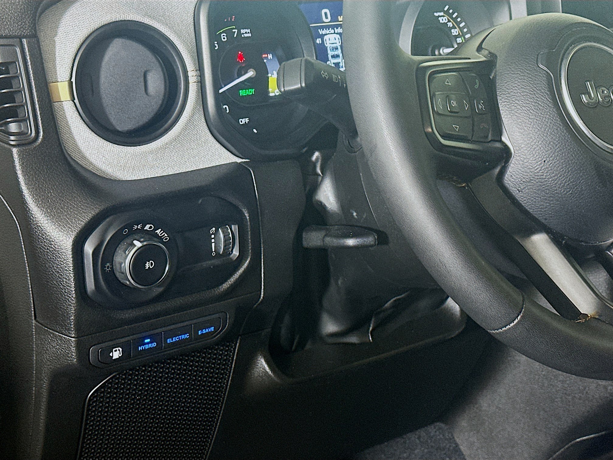 Used 2024 Jeep Wrangler Unlimited AWD/4WD image 17