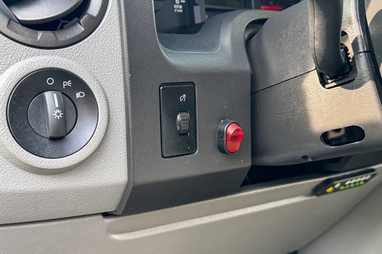 Used 2011 Ford E-350 and Econoline 350 Extended Super Duty w/ PWR Group image 38