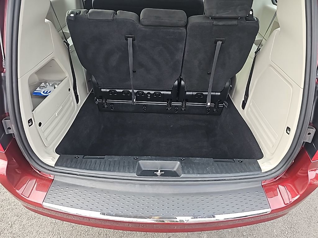 Used 2016 Dodge Grand Caravan American Value Package w/ UConnect Hands-Free Group image 31