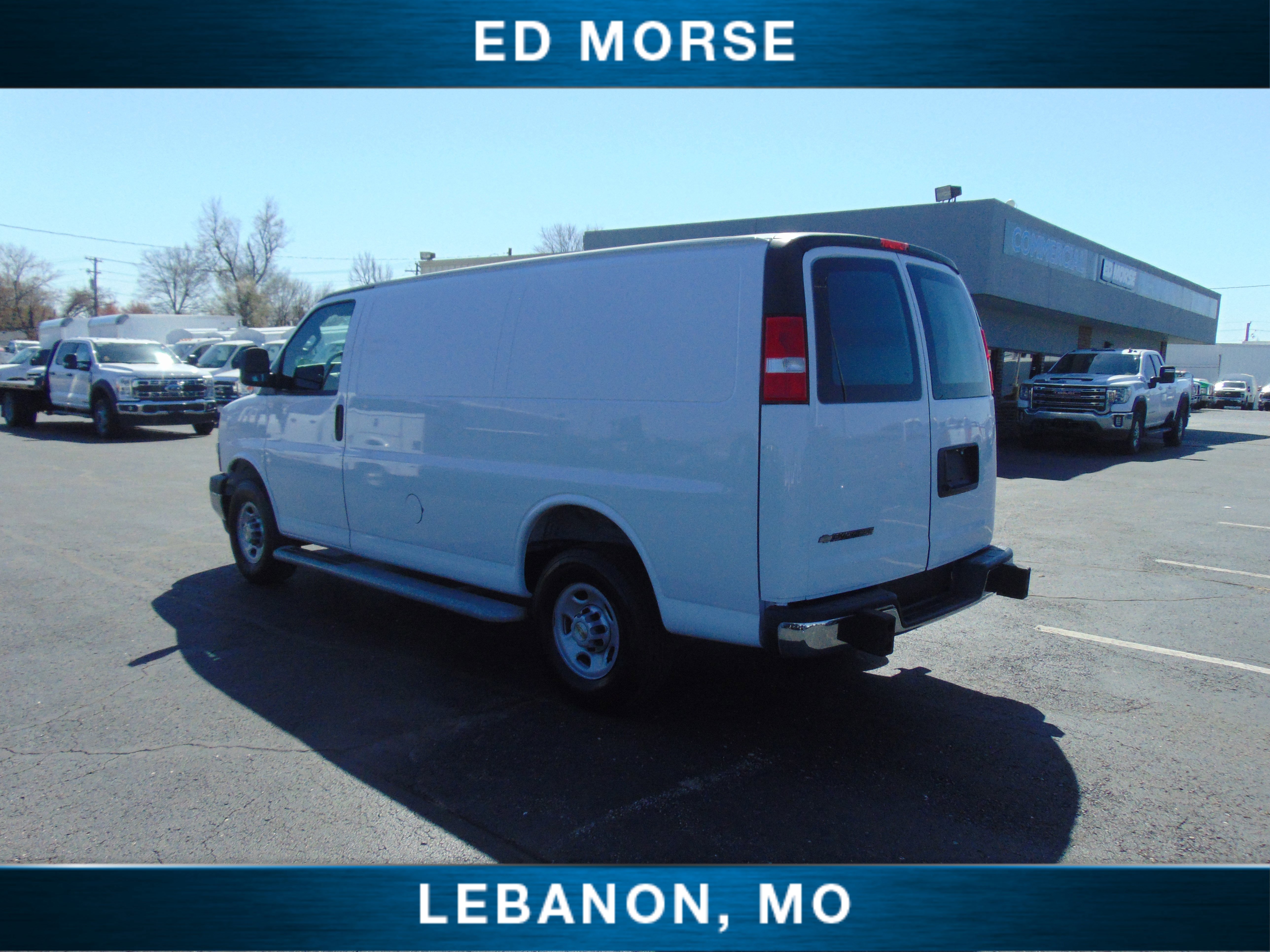 Used 2024 Chevrolet Express 2500 w/ Driver Convenience Package RWD image 4