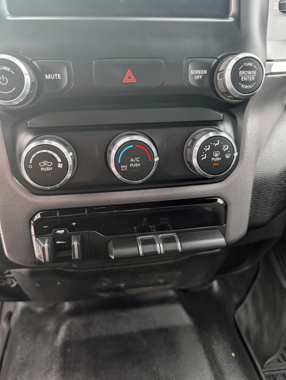 Used 2021 RAM 2500 Big Horn w/ Level 1 Equipment Group image 30