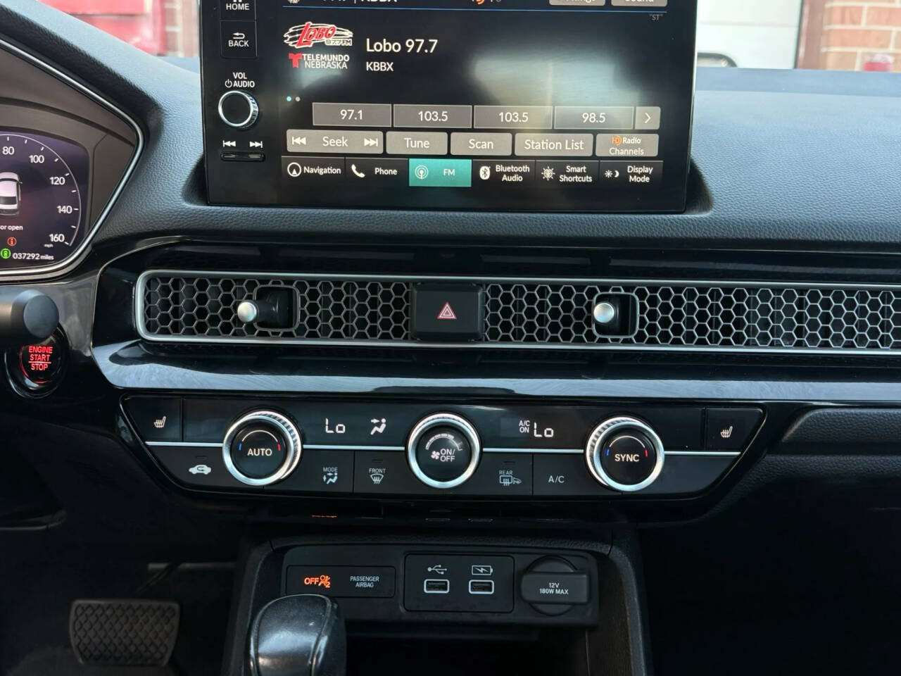 Used 2022 Honda Civic Touring image 9