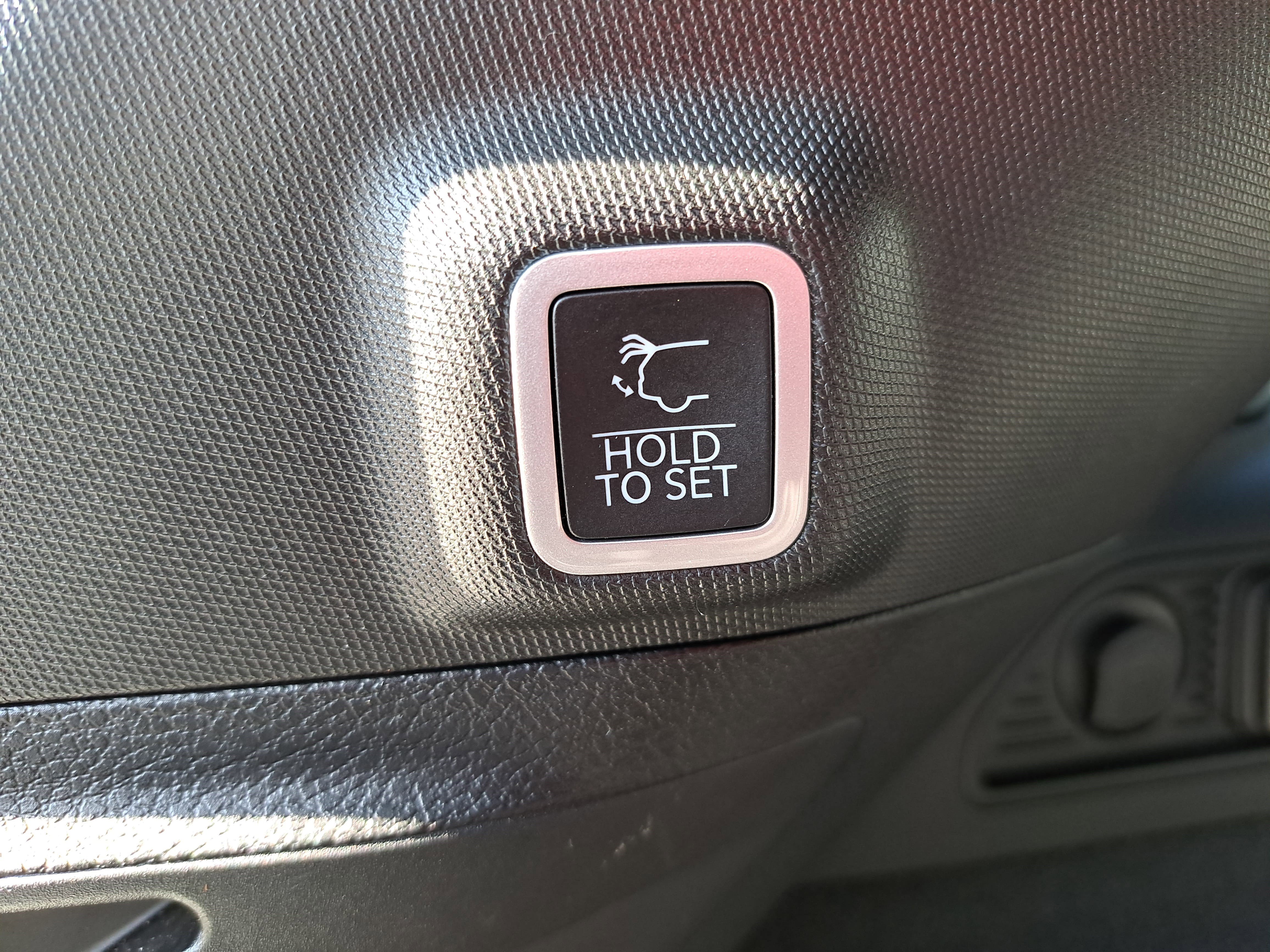 Used 2023 Jeep Grand Cherokee Overland w/ Advanced Protech Group III image 13