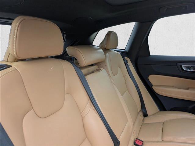 Used 2023 Volvo XC60 B5 Ultimate image 19