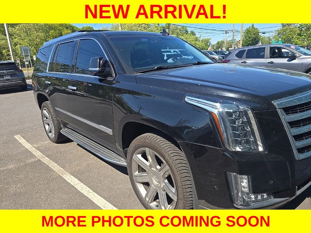 Used 2018 Cadillac Escalade Premium Luxury AWD/4WD image 2