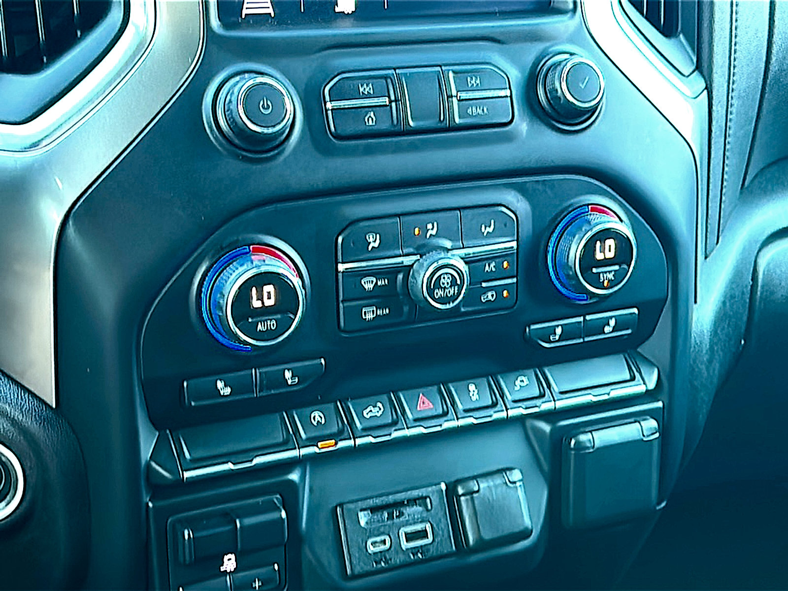 Used 2019 Chevrolet Silverado 1500 LT w/ Texas Edition RWD image 33