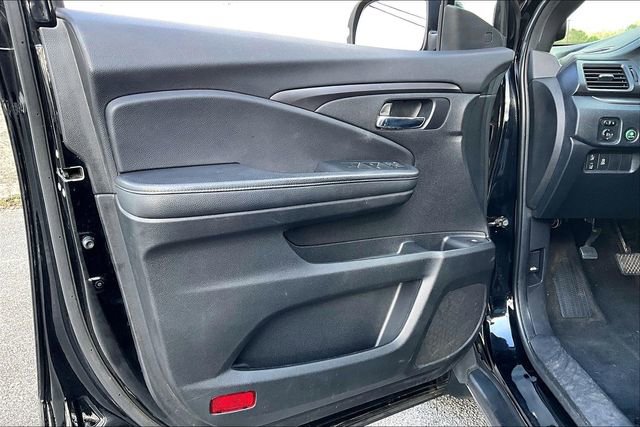 Used 2022 Honda Pilot Sport image 17