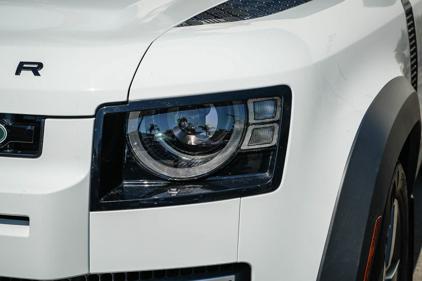 Certified 2025 Land Rover Defender 110 S AWD/4WD image 9