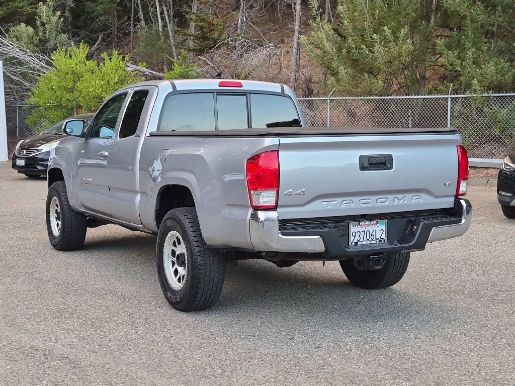 Used 2016 Toyota Tacoma SR5 w/ Towing Package AWD/4WD image 7