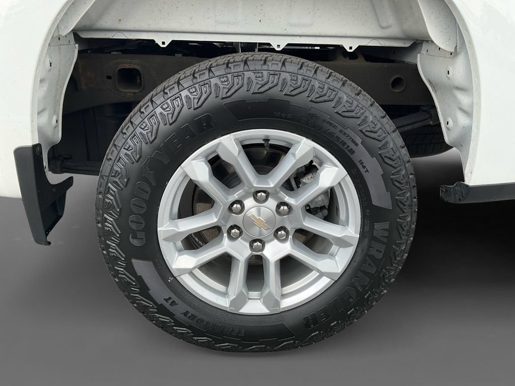 Used 2023 Chevrolet Silverado 1500 LT AWD/4WD image 8