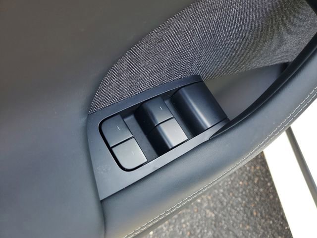 Used 2024 Tesla Model S image 9