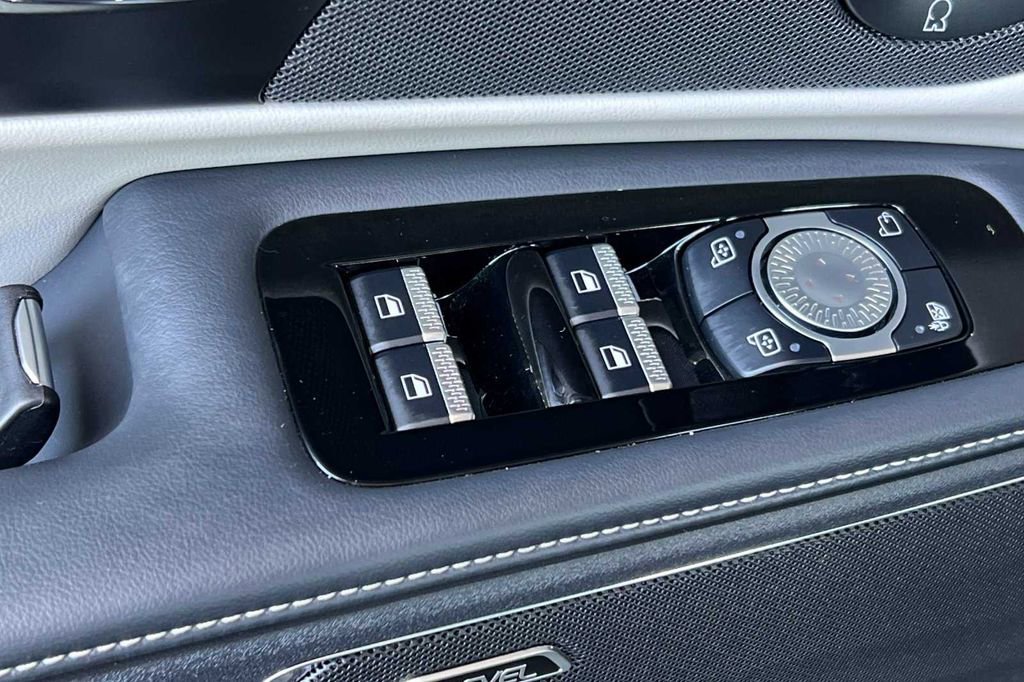 Used 2024 Lincoln Nautilus Reserve w/ Equipment Group 202A image 11