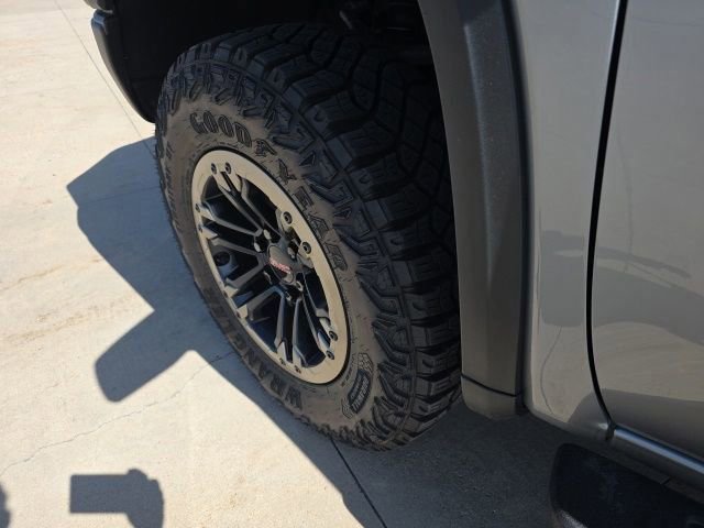 Used 2025 GMC Sierra 1500 AT4X AWD/4WD image 10