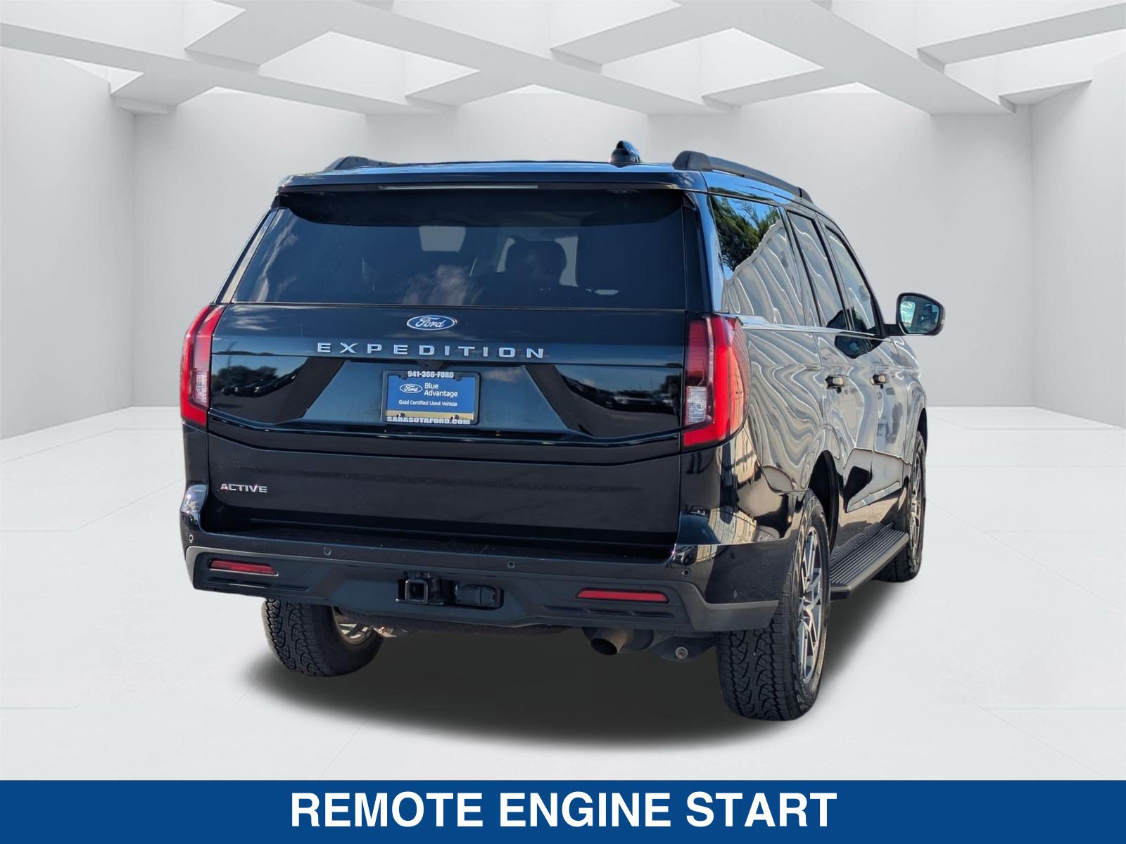 Used 2025 Ford Expedition Active AWD/4WD image 5